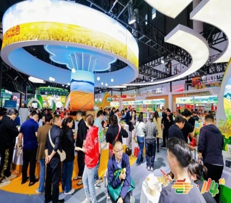 他靠一份电商销售截图，拿下2026秋糖黄金展位